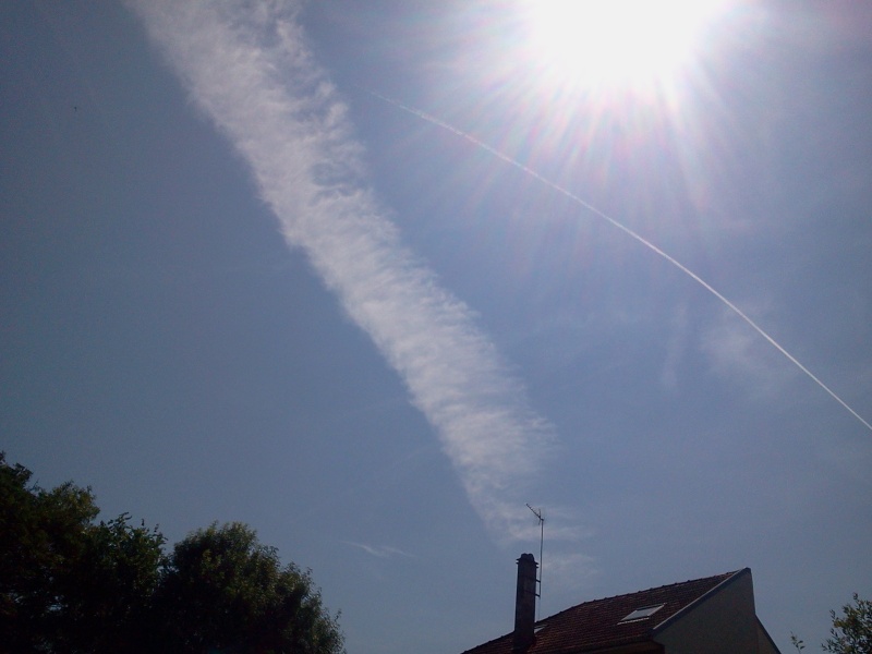  31 Jullet : Chemtrails ou simple nuage ? 2014-013