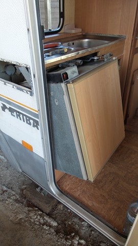 Démontage (en images) d'un frigo ELECTROLUX RM200 20140823