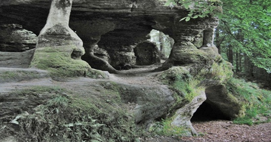 Höhle des Rudels Cave_i17