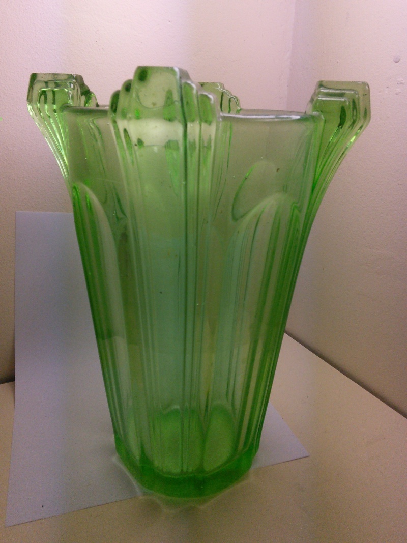 Tall Green Art Deco Vase Img_2017