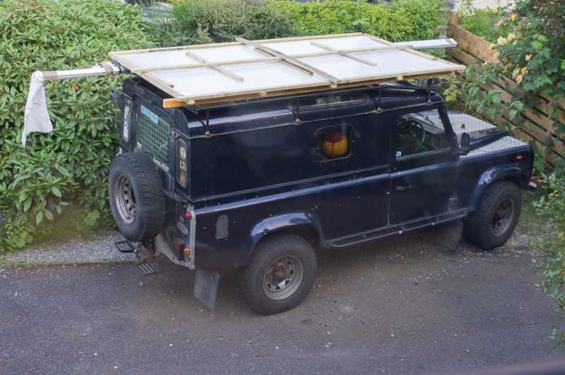 Home made lifting roof on a 110 Defender Lr_roo17