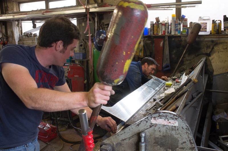 Home made lifting roof on a 110 Defender Lr_roo22