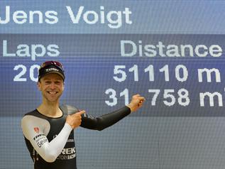 Jens Voigt bate recorde da Hora Jv10