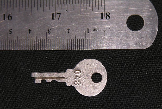 Pannier locks for 1st generation bmw panniers Bmw_ke10