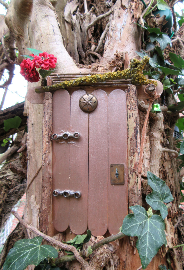 Fairy door / porte des fées : réparée ! Img_2215