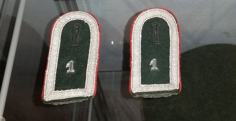 A quel régiment de la Wehrmacht appartiennent ces pattes d'épaules ? Sans_t10