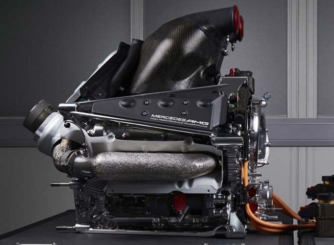 Le moteur Mercedes 2014 Merced12
