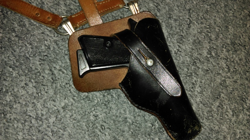 I.D. for leather holster please Imag0212
