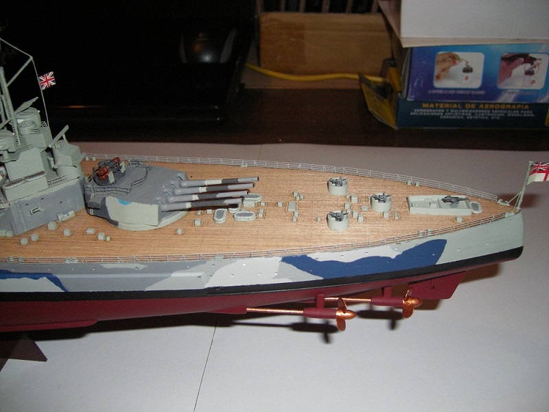 Bristish Battleship Prince of Wales à 1/350 Tamiya ref. 78011 Imgp0715