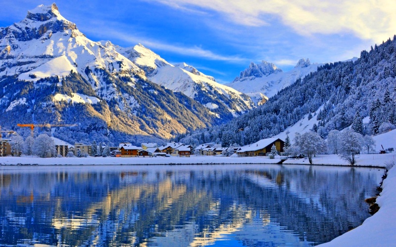 les montagnes en neigées Snowy-11