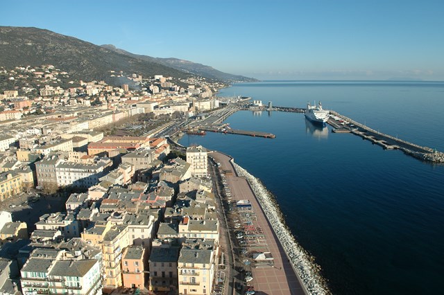 Bastia, la plus grande ville de corse ! !  Dsc_5010