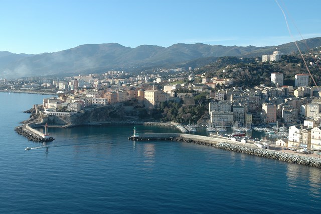 Bastia, la plus grande ville de corse ! !  Dsc_5210