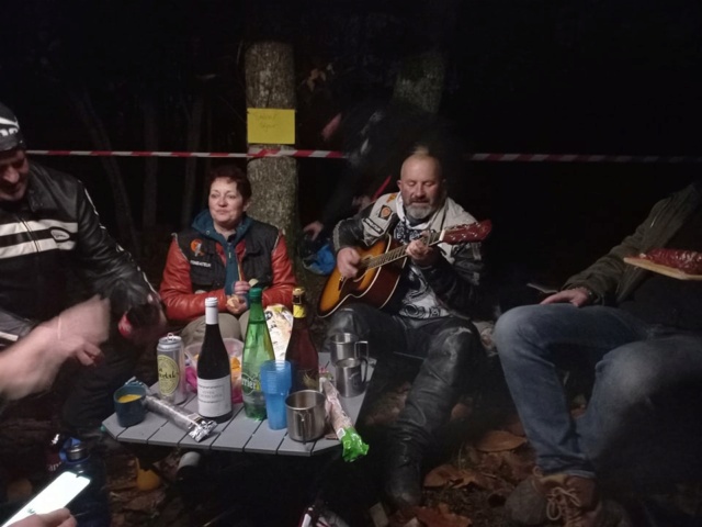 cr week end dans les bois de sologne  Guitar10