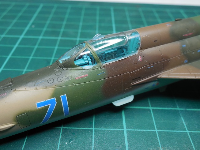 [Eduard] 1/72 - Mikoyan-Gourevitch MiG-21 MF Fishbed  - Page 2 Dscn7122