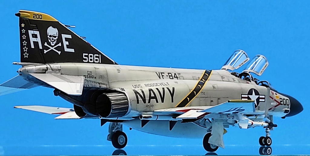 [Revell (Monogram)] McDonnell-Douglas F-4J Phantom II 1/72 Img_2188