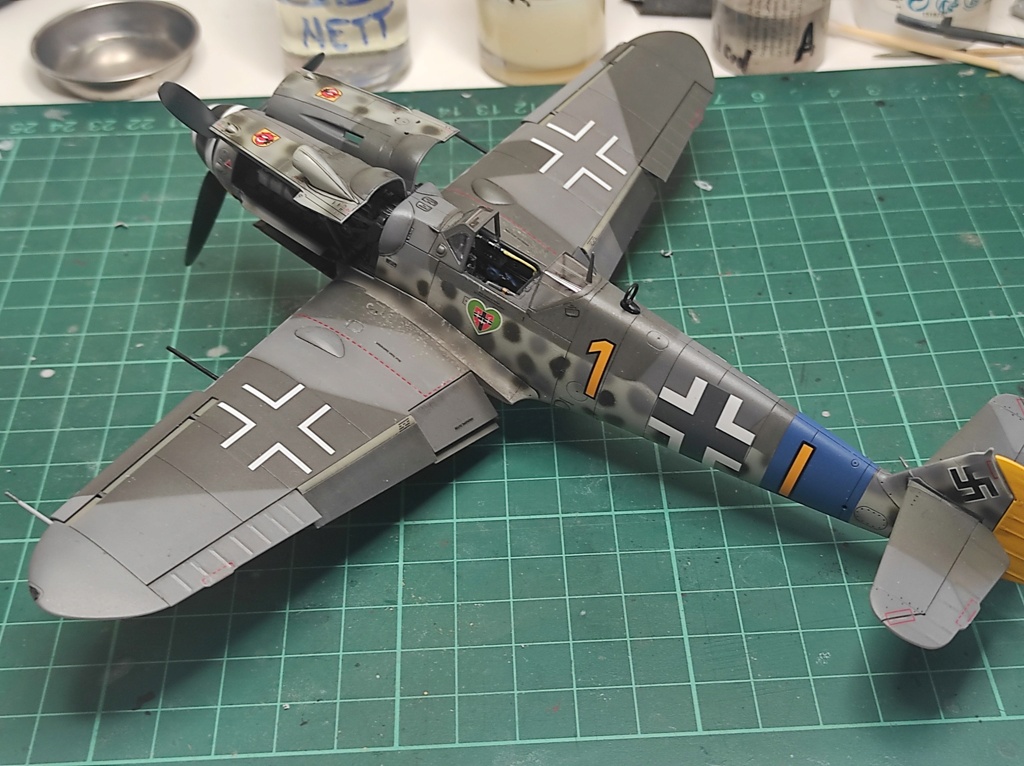 [Revell] 1/32 - Messerschmitt Bf 109 G-6 de Gerhard BARKHORN   (bf109)  - Page 2 Img_2420