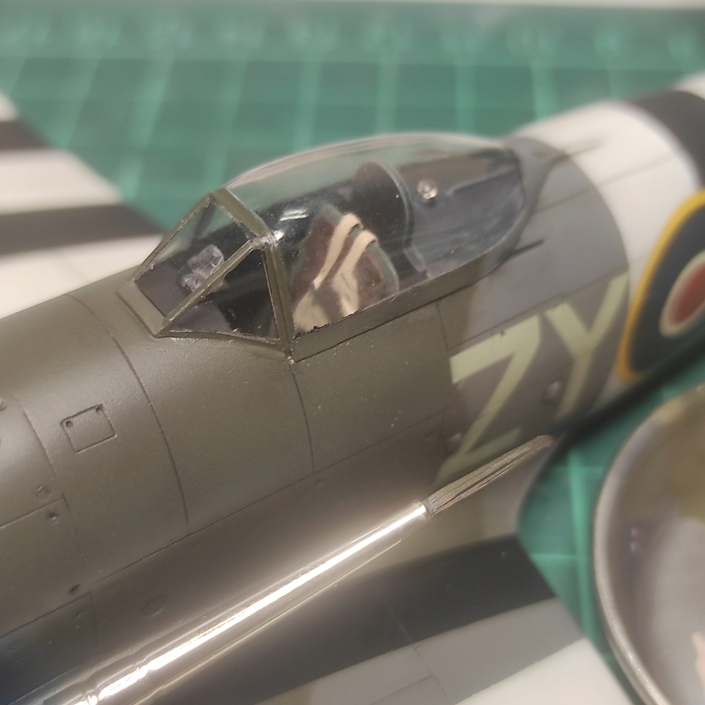 [Hasegawa] 1/48 - Hawker Typhoon Mk.Ib - cardoor + bubble top  - Page 4 Img_2459