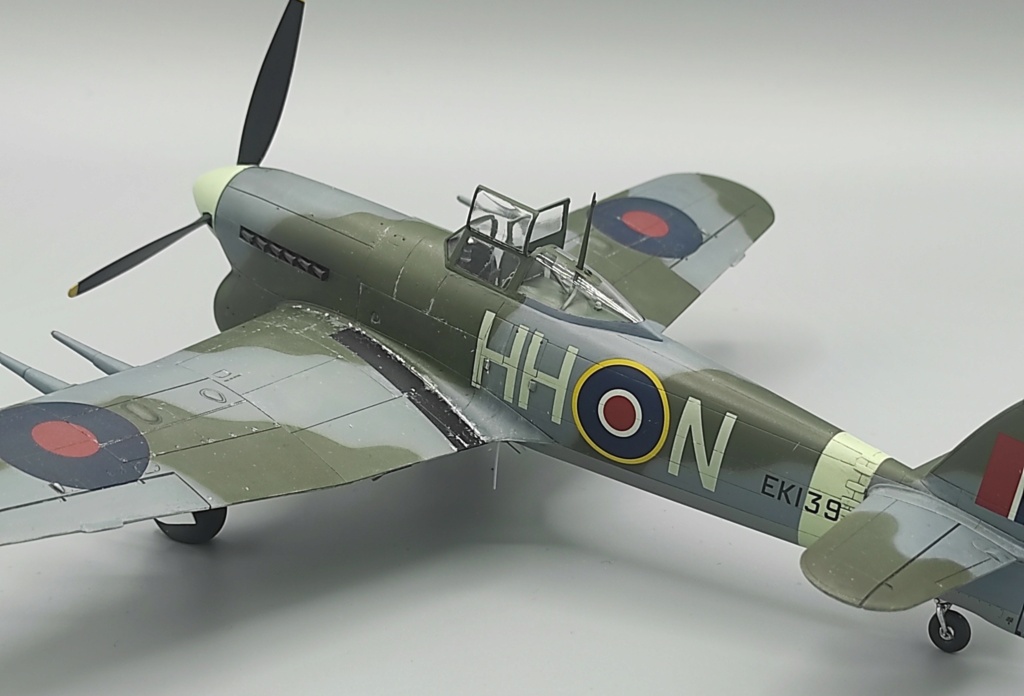 [Hasegawa] 1/48 - Hawker Typhoon Mk.Ib cardoor  Img_2486