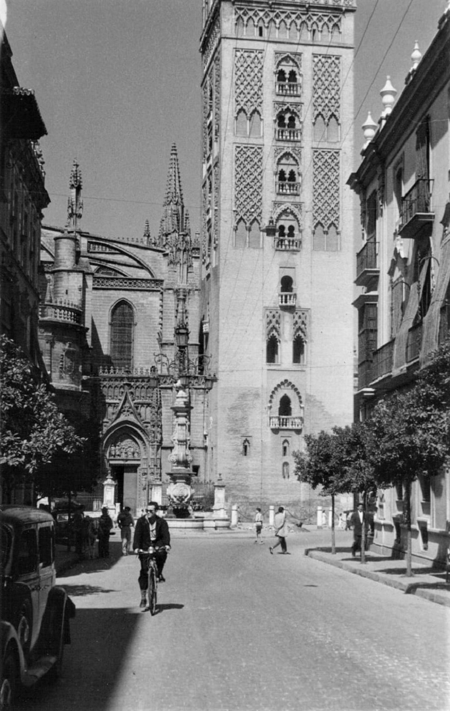 Fotos  de  la  Sevilla  del  Ayer  (X). - Página 4 -11_ma11