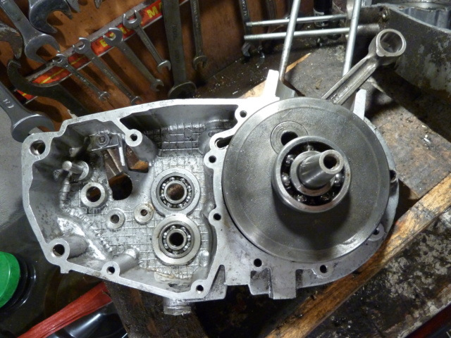 montage moteur ETZ 125  P1060835