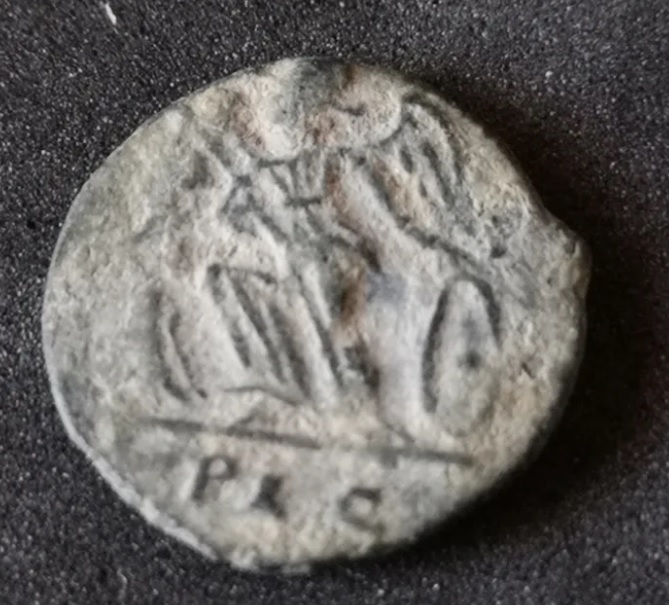 AE3 cuño no oficial conmemorativo de Constantinopolis. Lyon Consta10