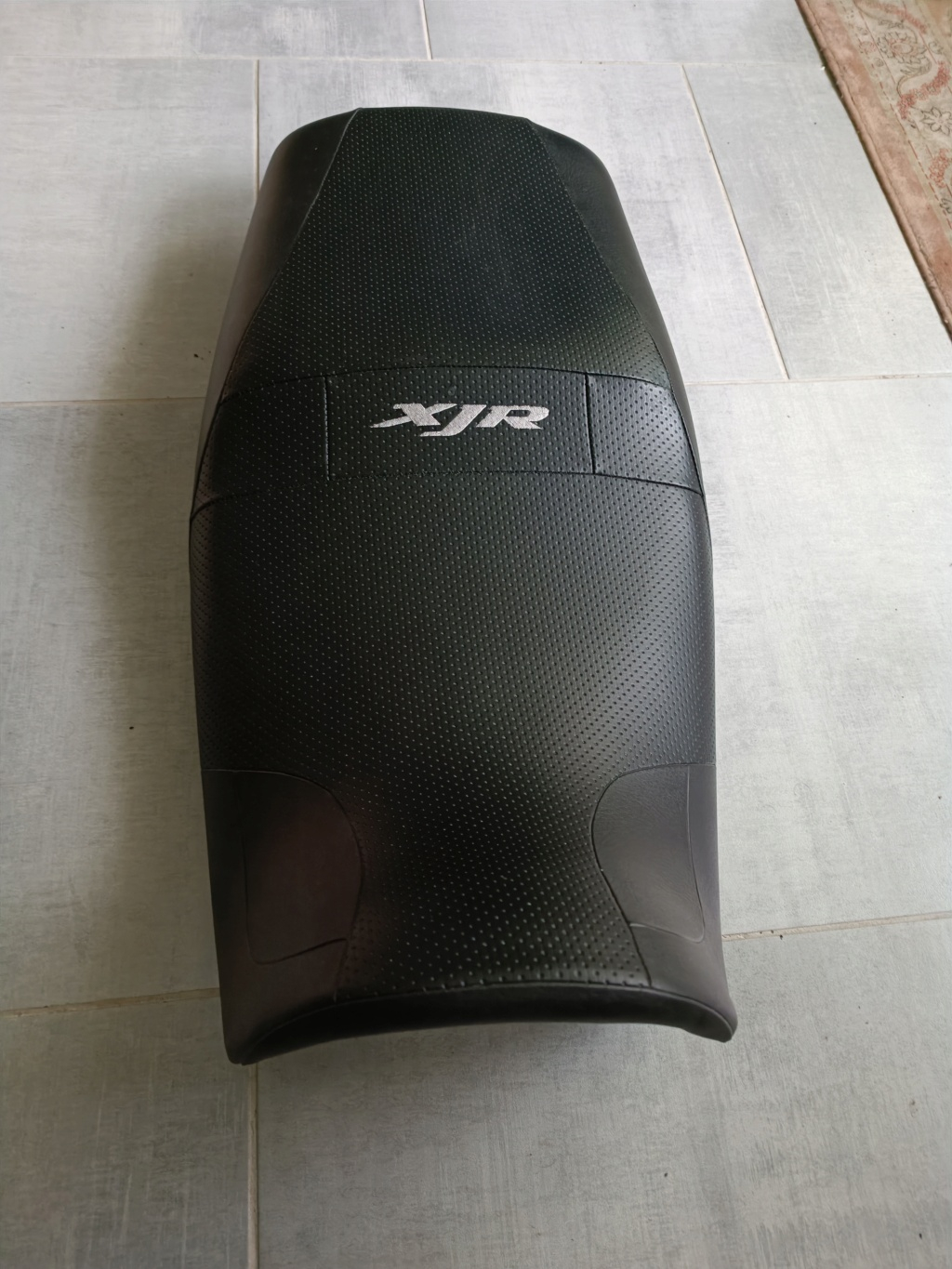 Selle semi-perso XJR Face10