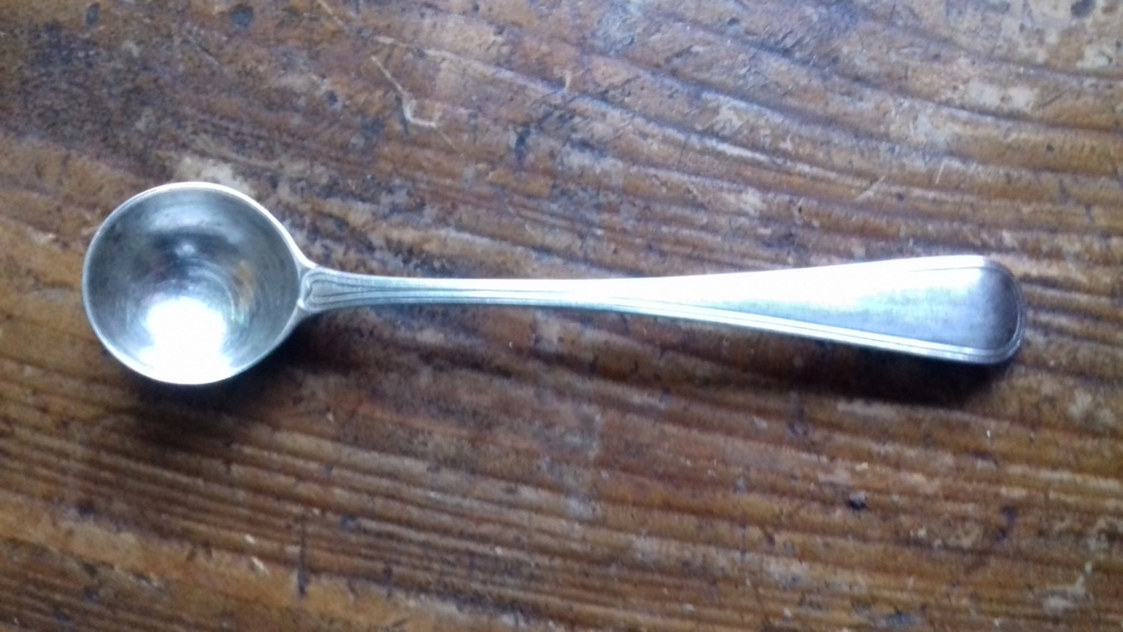 Help identifying age & maker for a silver salt? spoon.  Richard Crossley? 20220114
