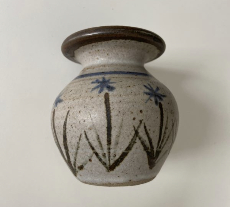 No marking, anyone recognise this vase? 28074e10