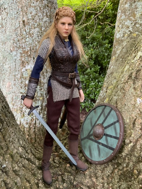 NEW PRODUCT: POPTOYS 1/6 EX051 Female Vikings Action figure Lagertha - Page 2 Cf27a510
