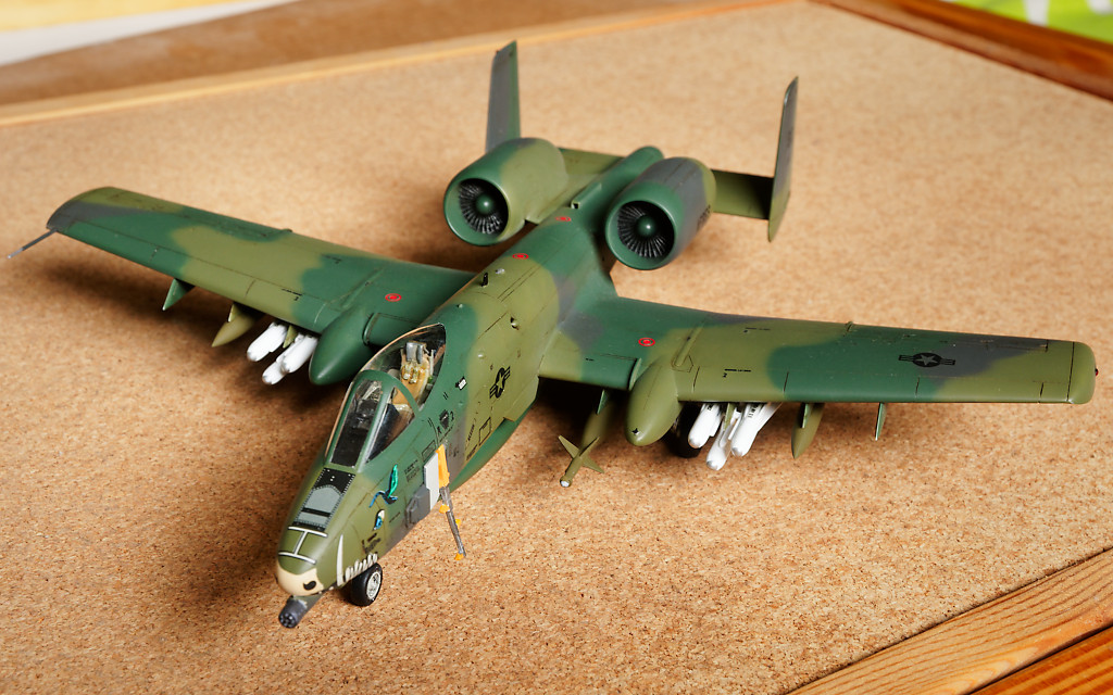[Hasegawa] A-10A Thunderbolt II Warthog (Phacochère) [FINI] _bpo1620