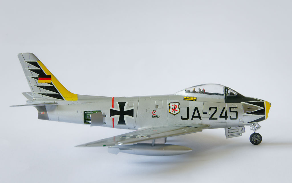 [HELLER] F-86F Sabre [FINI] - Page 2 _bpo1913