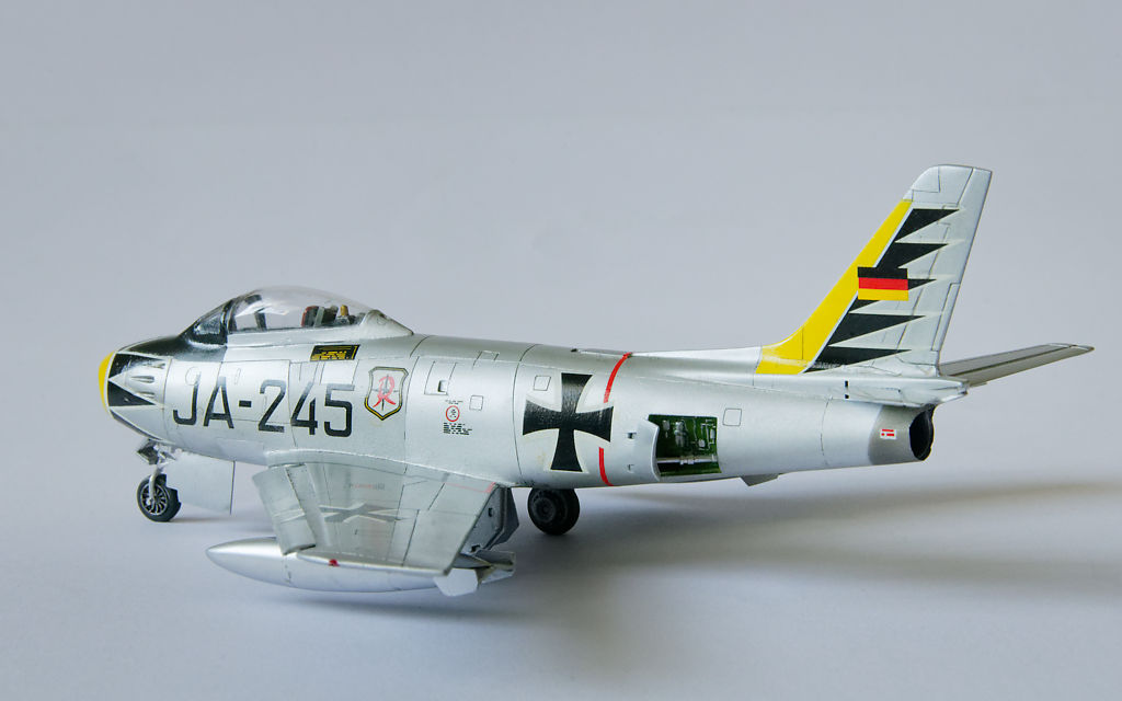 [HELLER] F-86F Sabre [FINI] - Page 2 _bpo1915