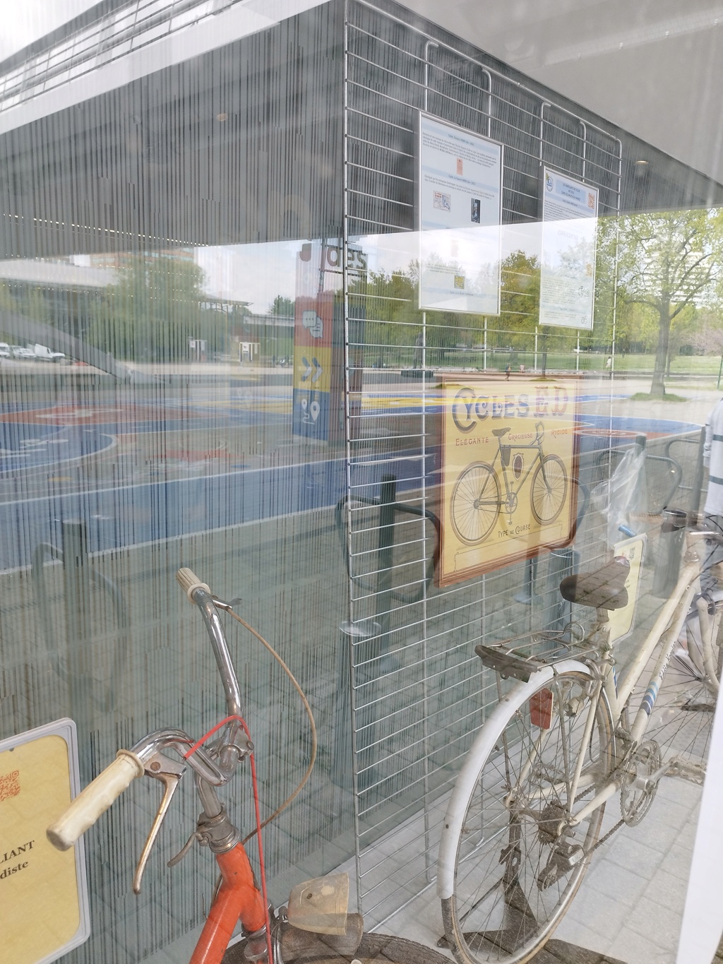 vélo - Exposition à la maison du vélo de LILLE  Img_2422