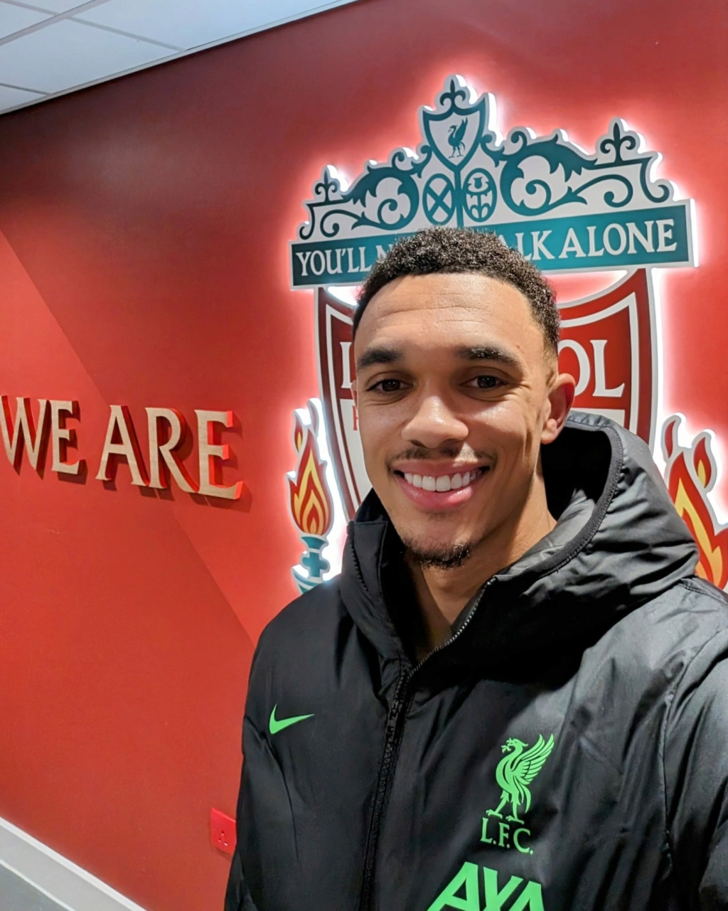 66 	Trent Alexander-Arnold - Seite 7 40776310