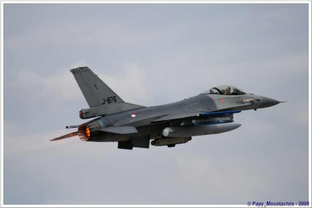 Passage des F16 Hollandais à Orange le 21 mars F_16_h23