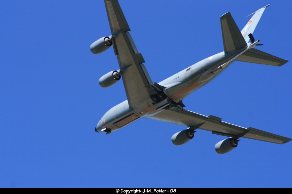 Boeing KC et C-135  " citerne volante " - Page 5 Kc_13513