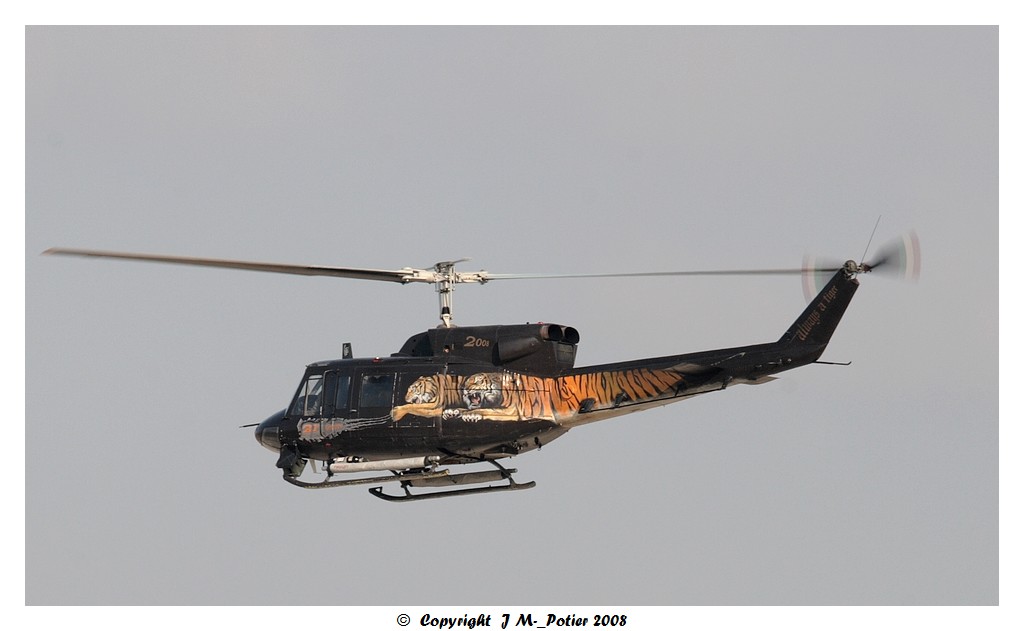 Bell 212 Italiens Orange25