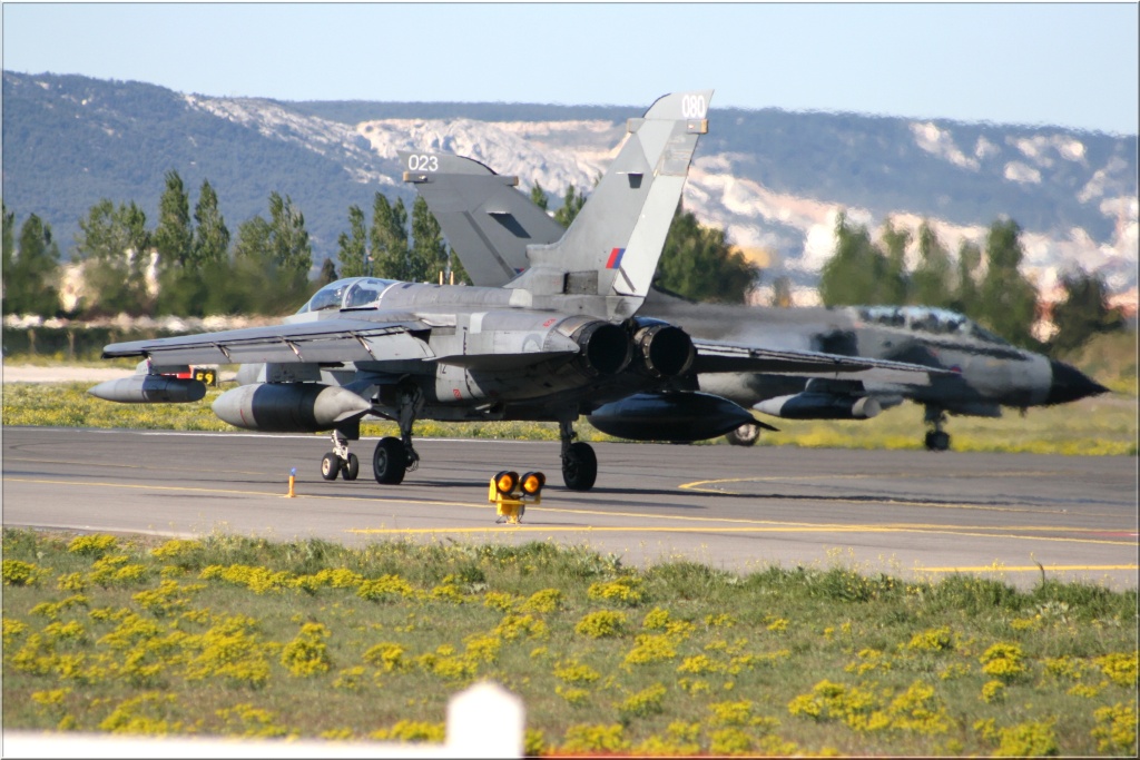 Tornados angais en ballade à Marseille Tornad12