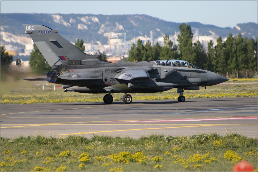 Tornados angais en ballade à Marseille Tornad15