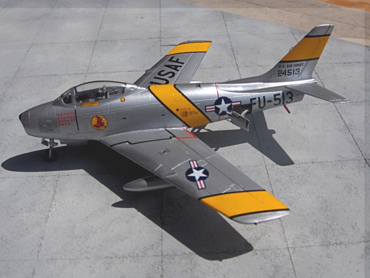 N.A.A. F-86 F "Sabre" de Hobby Boss F-86_f11