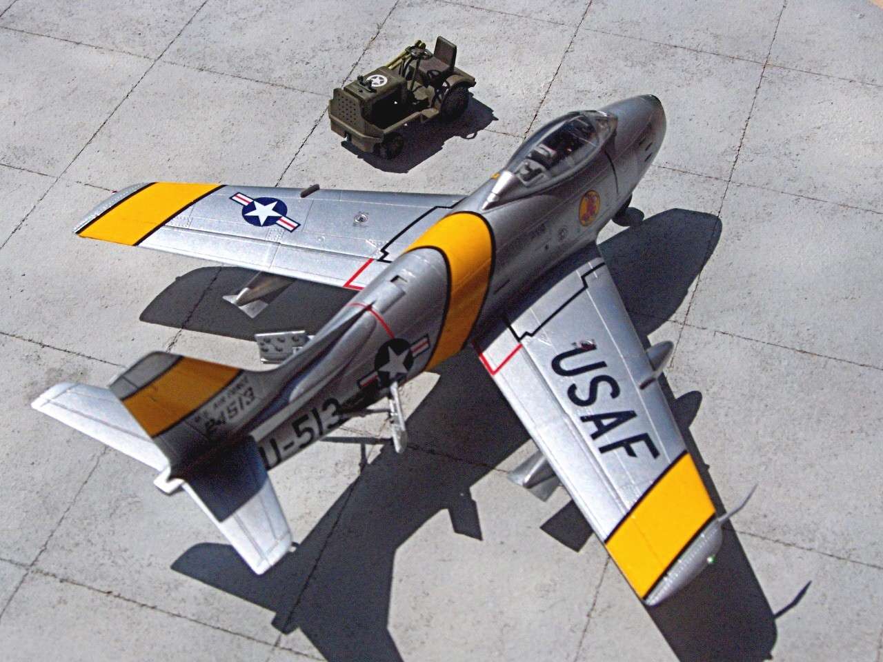 N.A.A. F-86 F "Sabre" de Hobby Boss F-86_f13
