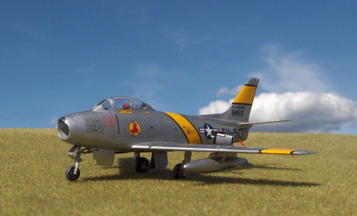 N.A.A. F-86 F "Sabre" de Hobby Boss F-86_f14