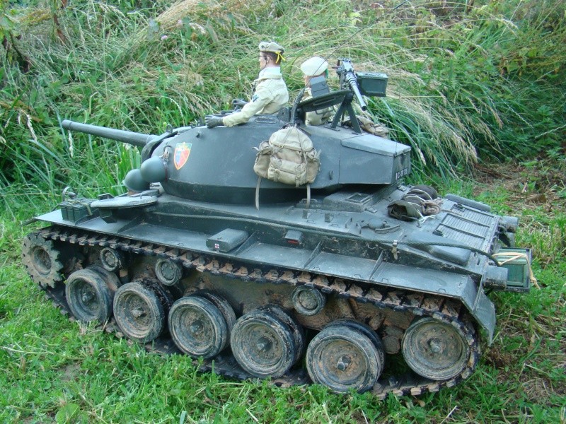 char M24 "chaffee" du 1RCC en indochine Chaffe18