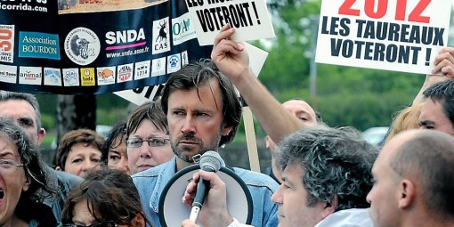 Le Crac veut mettre à mort la corrida à Alès Le-cra10