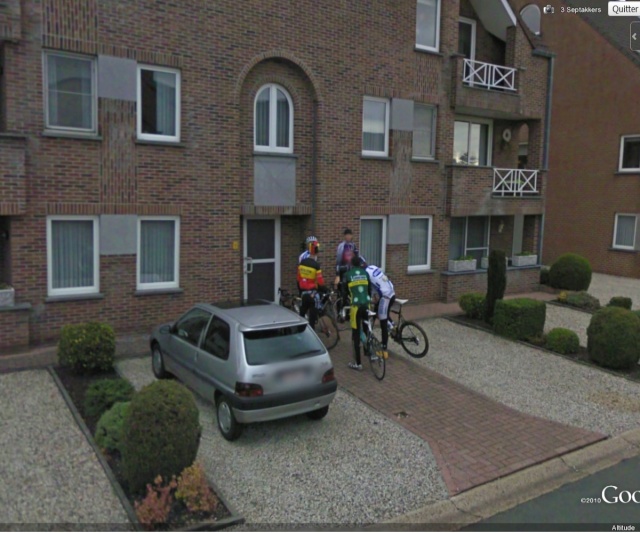 STREET VIEW :Tom Boonen «immortalisé» par Google Street View Boonen10