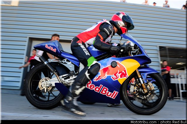 moto - [Red Bull Moto GP Rookie Cup] Allez les petits (sélections 2012) - Page 2 Frossa11