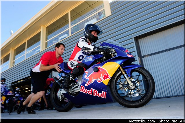 [Red Bull Moto GP Rookie Cup] Allez les petits (sélections 2012) - Page 2 Perola10