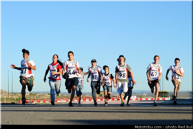 [Red Bull Moto GP Rookie Cup] Allez les petits (sélections 2012) - Page 3 Red_bu33