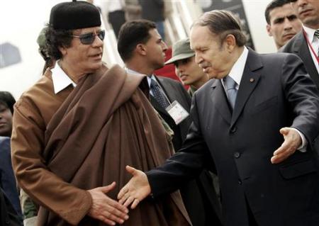 Quel relation entretenait entre Bouteflika et El Guedafi ?  113