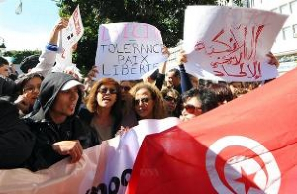 Tunisie:  les laïques donnent la voie Laic10